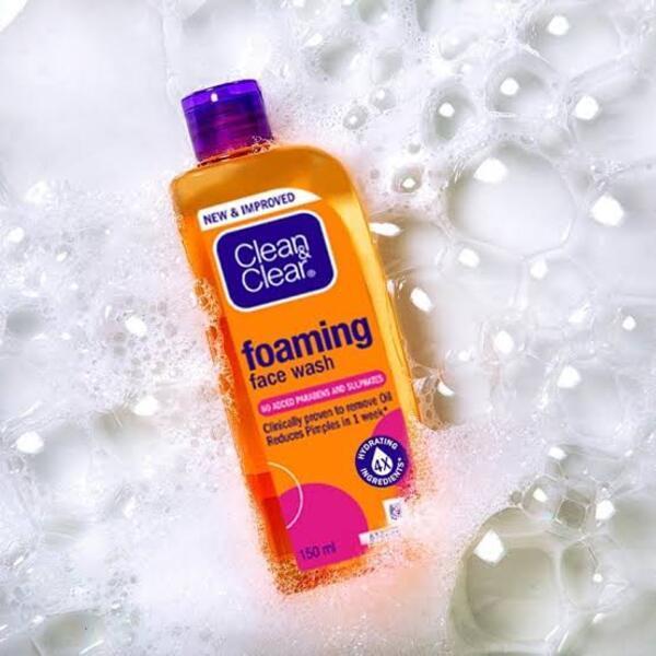 Clean & Clear Foaming Face Wash 150ml Oil Control